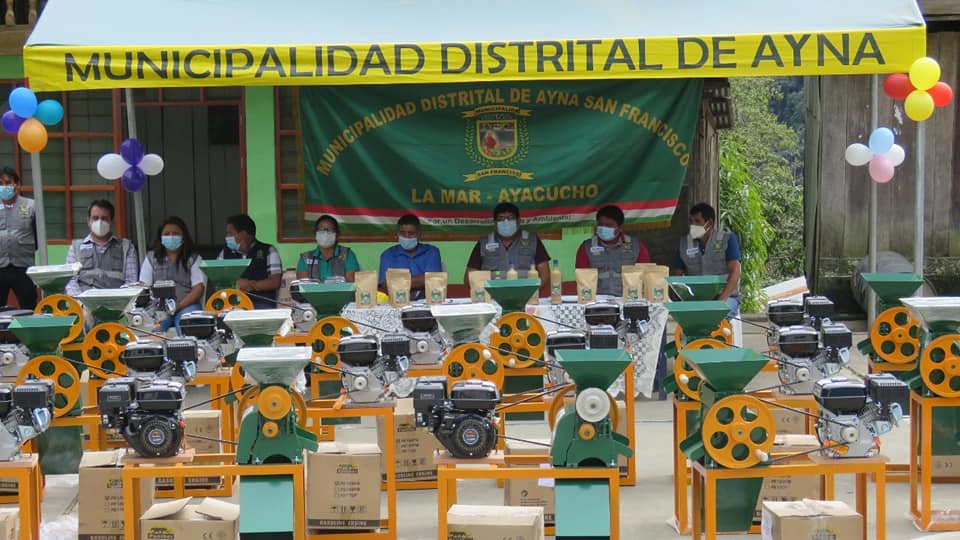 Entrega de maquinaria en Municipalidad de Ayna
